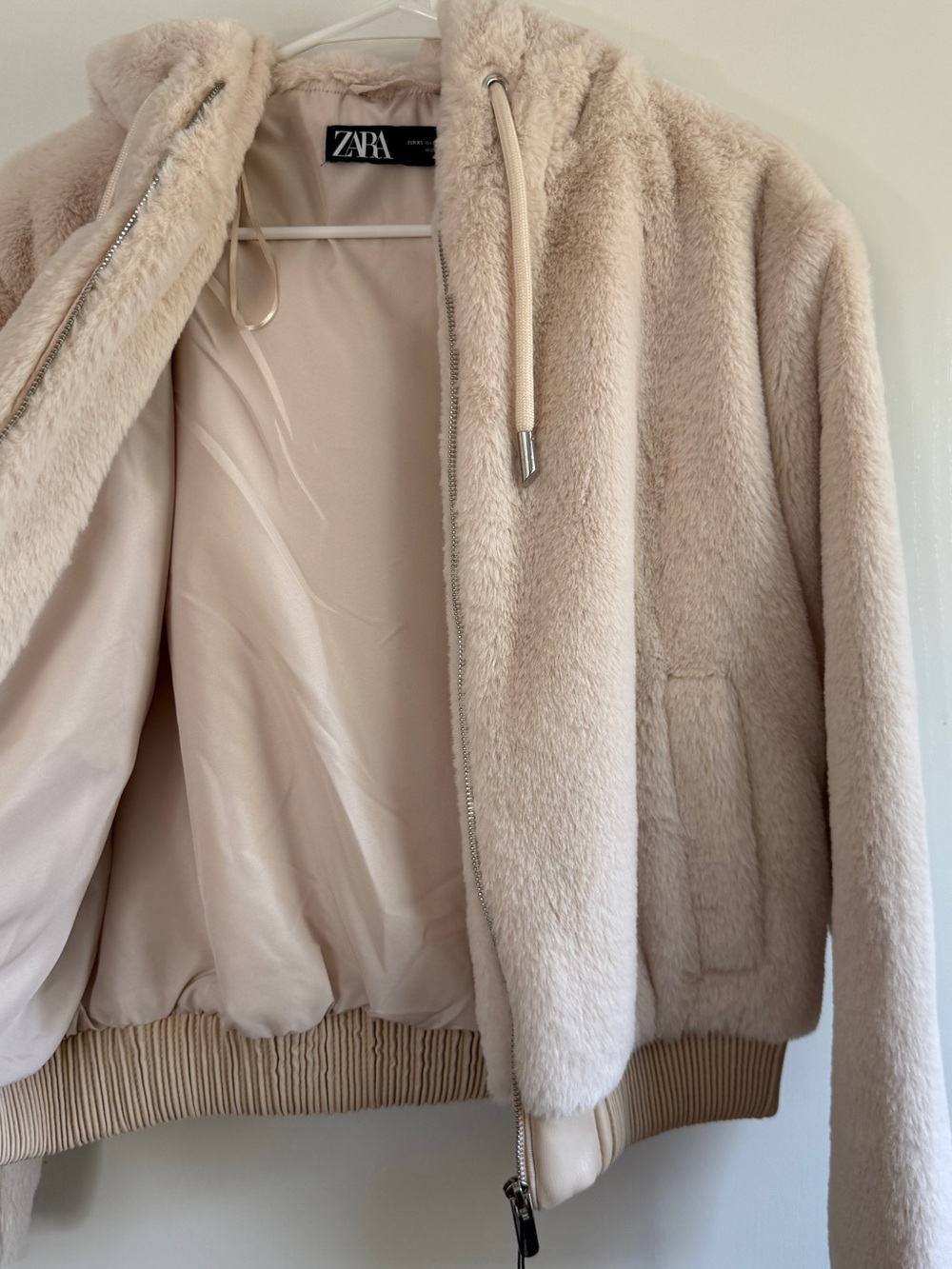 Zara Plush Bomber Jacket - Pale Ivory Cream Faux Fur XS Hooded - Picture 3 of 5
